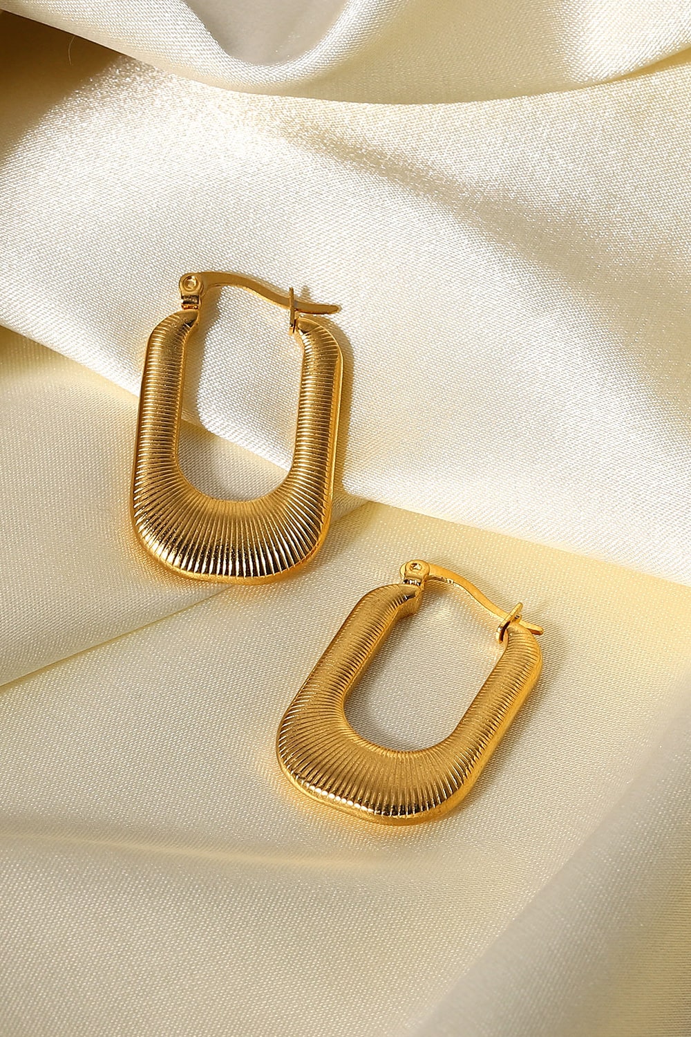 Good Luck Charm Screw-Thread U-Shaped Earrings - Luminous Bear Shop